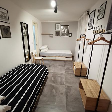 The Black Dog House วาเลนซาโน ภายนอก รูปภาพ