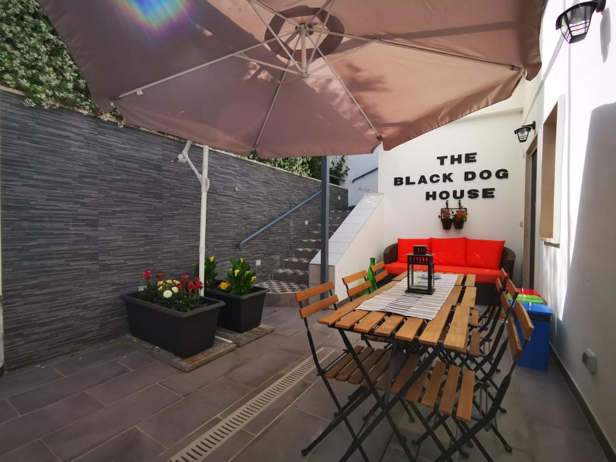 The Black Dog House วาเลนซาโน ภายนอก รูปภาพ