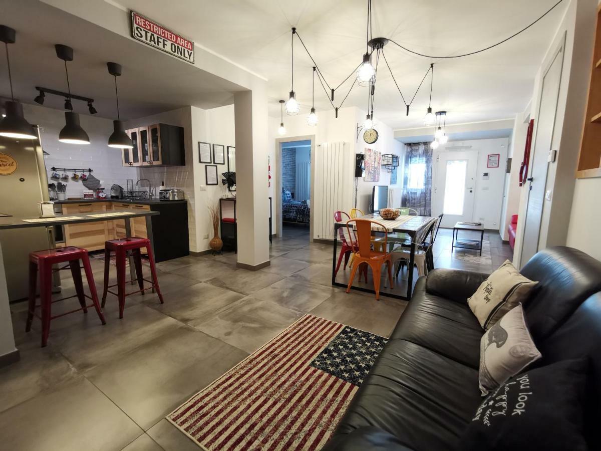 The Black Dog House วาเลนซาโน ภายนอก รูปภาพ
