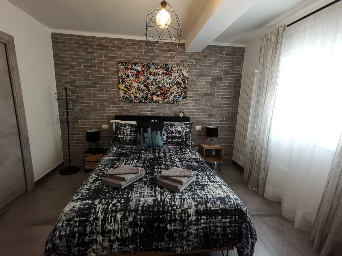 The Black Dog House วาเลนซาโน ภายนอก รูปภาพ